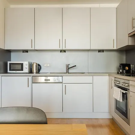 Near Sky Park & Nivy Mall With Free Parking By Ambiente شقة براتسيلافا