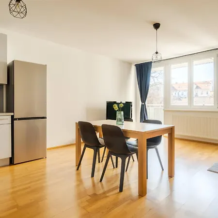 Lägenhet Near Sky Park & Nivy Mall With Free Parking By Ambiente Bratislava