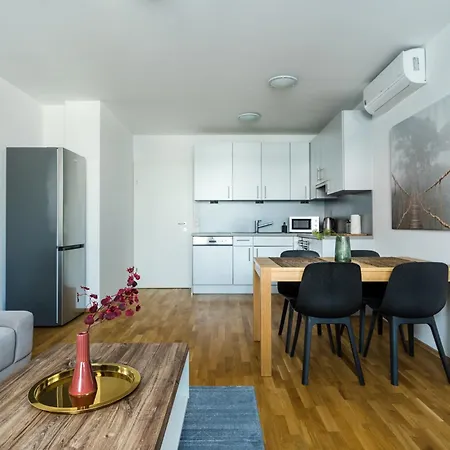 Lägenhet Near Sky Park & Nivy Mall With Free Parking By Ambiente Bratislava