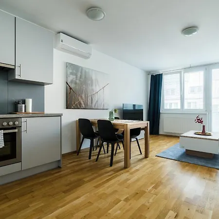 Near Sky Park & Nivy Mall With Free Parking By Ambiente Appartement *