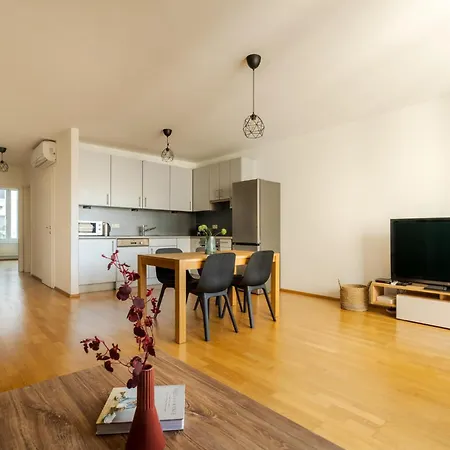 Lägenhet Near Sky Park & Nivy Mall With Free Parking By Ambiente *