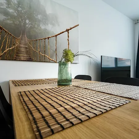 Apartment Near Sky Park & Nivy Mall With Free Parking By Ambiente