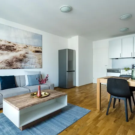 Near Sky Park & Nivy Mall With Free Parking By Ambiente Apartment Bratislava