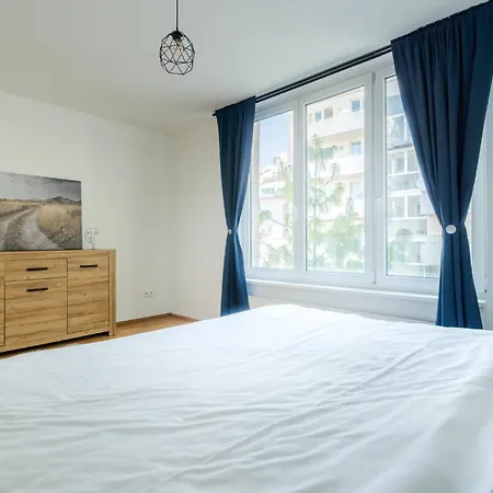 Lägenhet Near Sky Park & Nivy Mall With Free Parking By Ambiente Bratislava