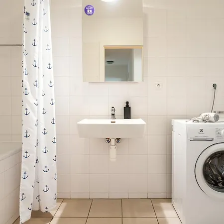 Near Sky Park & Nivy Mall With Free Parking By Ambiente