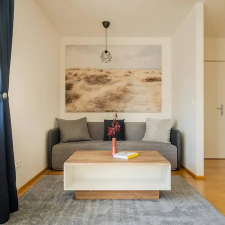 Near Sky Park & Nivy Mall With Free Parking By Ambiente * 布拉迪斯拉发